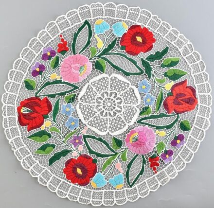 Kalocsai hímzéses terítő d: 50 cm