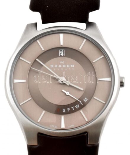 Skagen design kvarc óra. Elemmel, szíj sérült, hiányos. d: 40 mm