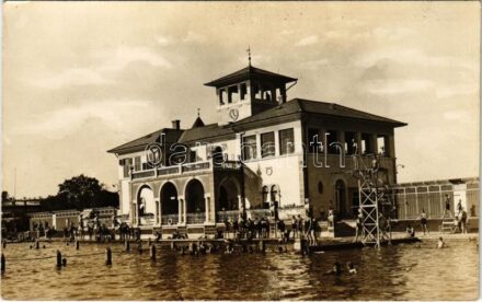 Kecskemét, Széktói fürdő, strand, fürdőzők. G. Fekete Gyula kiadása