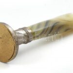Gyöngyház nyelű réz pecsétnyomó, vésés nélkül, h: 6 cm, d: 16 mm - Image 2