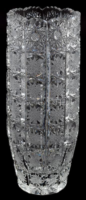 Kristály váza, minimális csorbákkal, m: 21 cm