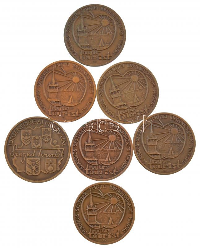 Tóth Sándor (1933-2019) ~1970-1980. 7db-os 'Szeged Tourist' bronz emlékérem tétel, mind különféle: Ópusztaszer, Nyíregyháza, Túristvándi, Vaja, Csaroda, Kisvárda, Nyírbátor (40mm és 42,5mm) T:1- patina - Image 2