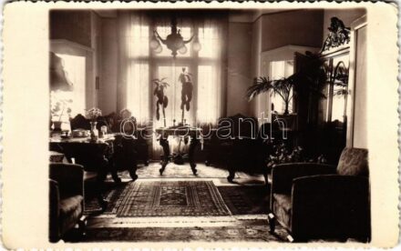 1938 Szeged, Buttula Józsefné unokájának, Miklós, nagypolgári lakása, belső. Szabadi Tibor fényképész photo (EK)