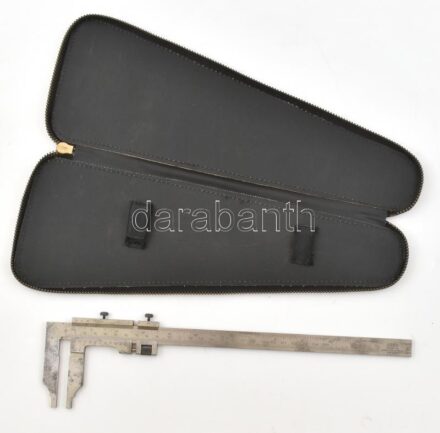 Somet csehszlovák tolómérő, fém, eredeti tokjában, kis kopással, h: 35 cm