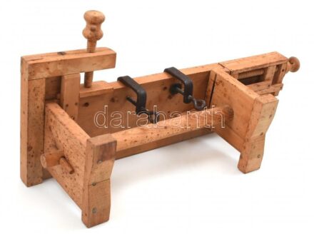 Hangszerkészítéshez használt gyalupad. Asztalra rögzíthető 55 cm