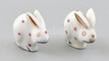 Herendi porcelán nyuszik, 2 db. Kézzel festett, jelzett, hibátlan, 3x2,5 cm