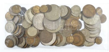 Szovjetunó vegyes érmetétel mintegy ~500g súlyban, közte forgalmi emlékpénzek T:vegyes Soviet Union mixed coin lot, within circulating commemorative coins (~500g) C:mixed