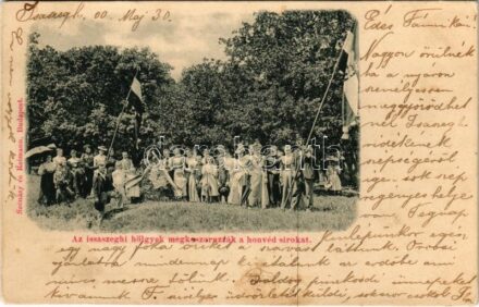 1900 Isaszeg, Az issaszeghi hölgyek megkoszorúzzák a honvéd sírokat. Szénássy és Reimann (Rb)