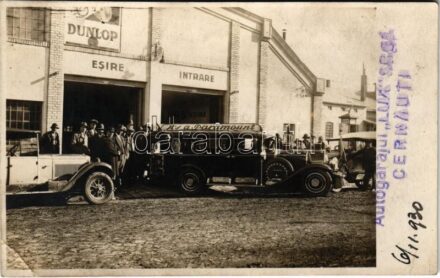 1930 Chernivtsi, Czernowitz, Cernauti, Csernyivci; Autogarajul LUX, Esire, Intrare, Dunlop, It's a Paramount / automobile garage, autobuses. photo (EK)