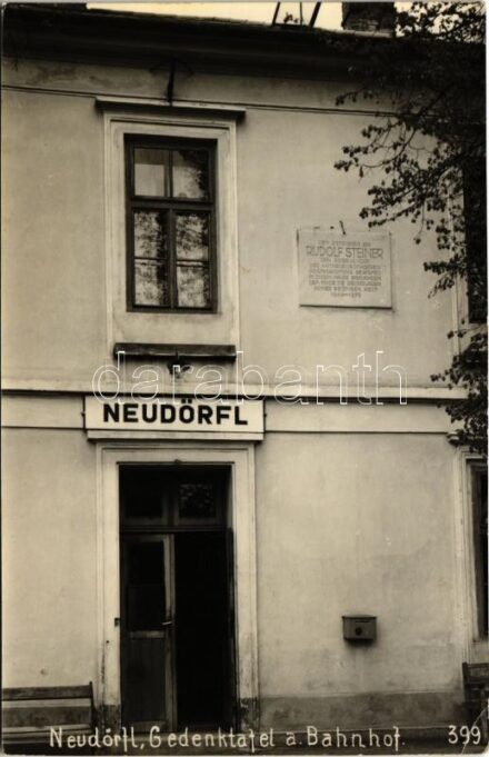1964 Lajtaszentmiklós, Neudörfl an der Leitha; Gedenktafel a. Bahnhof / Rudolf Steiner emléktáblája a vasútállomáson / memorial plaque at the railway station. Eglseer (Wr. Neustadt) photo (EK)