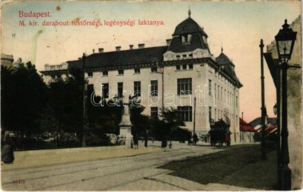 1915 Budapest I. M. kir. darabont testőrségi legénységi laktanya. Attila út 12. Taussig A. kiadása