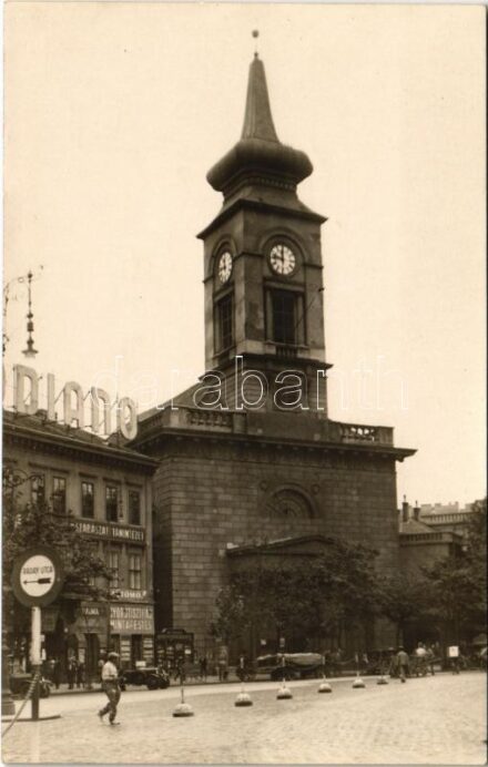 Budapest IX. Kálvin téri templom, Modiano, Ráday utca tábla, Szabászati tanintézet, gyors tisztítás és mintafestés üzlete. photo
