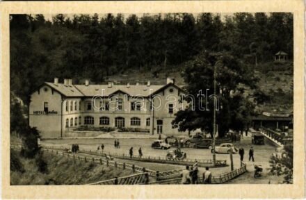 Kassa, Kosice; Bankó szálló, autók / hotel, automobiles
