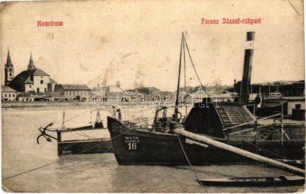 Komárom, Komárnó; Ferenc József rakpart, MFTR állóhajó / quay, ships (EB)