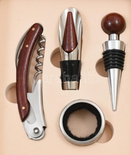 Borozó készlet, 4 db-os, könyv formájú díszdobozban