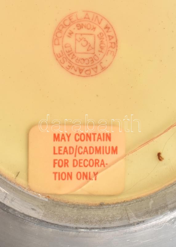 Japán-hong kongi porcelán tál, ón és üveg burokkal. Kézzel festett, jelzett, apró kopásnyomokkal, alján az üvegen repedésekkel, d: 19,5 cm - Image 2