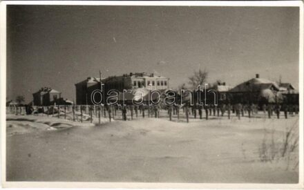 1943 Osztrogowszk, Osztrogozsszk, Ostrogozhsk; Második világháborús pusztítások télen Oroszországban / WWII military destructions in winter in Russia. photo