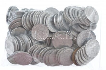 Csehszlovákia 160db-os Haleru és Korun tétel 5h - 2K közötti címletek T:vegyes Czechoslovakia 160pcs of Haleru and Korun coins, denominations in the 5 Haleru - 2 Koruny range C:mixed