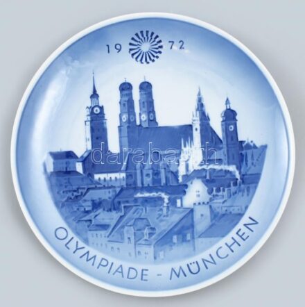 Royal Copenhagen 1972 München olimpia, dísztányér, máz alatti kék festéssel, jelzett, hibátlan, d: 20,5 cm