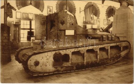 Musée Royal de l'Armée, Bruxelles. Hall des Alliés - Petit tank anglais 13 T / Royal Army Museum, Brussels. Hall of the Allies - Small English tank 13 T