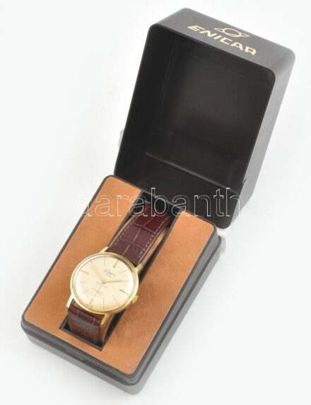 Geneva sport kézi felhúzós karóra. Működik, szép számlappal, bőr szíjjal, dobozzal d: 34 mm