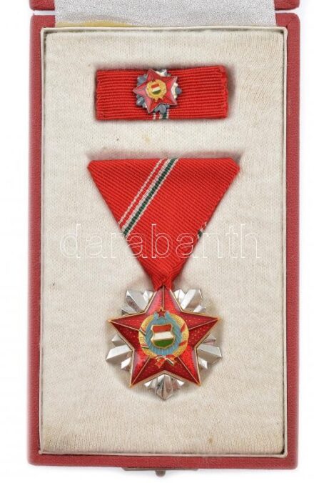 1966. 'Szocialista Hazáért Érdemrend' zománcozott Br kitüntetés mellszalaggal és szalagsávval, eredeti dísztokban T:2 NMK 711