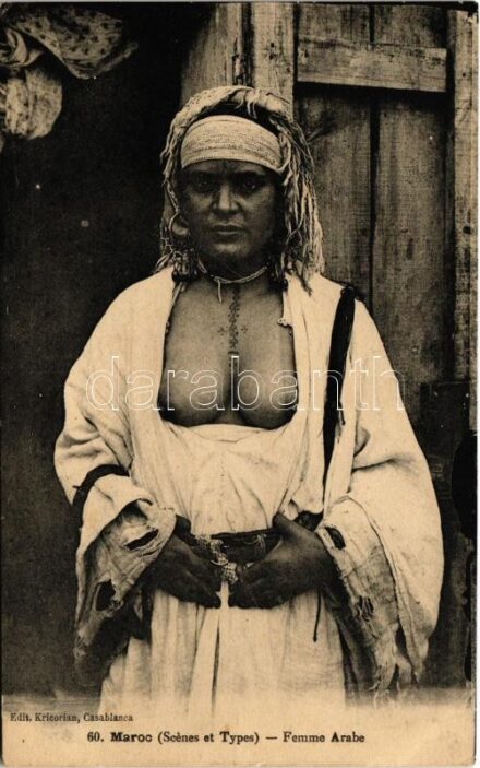 Maroc (Scenes et Types) Femme Arabe / Morocco, half-naked Arab woman (EK)