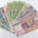 Románia 1998-2001. 2000L-100.000L (12x) T:II-,III Romania 1998-2001. 2000 Lei - 100.000 Lei (12x) C:VF,F - Image 2
