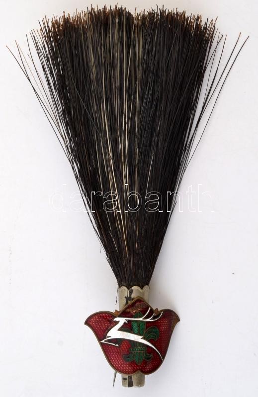 1933 Cserkész jamboree kalapdísz, zománc jelvénnyel, a jelvény hibás, h: 16.5 cm, jelvény: 4x3 cm./ 1933 Scout jamboree hat ornament, with a enamel badge, the badge damaged, l: 16.5 cm, badge: 4x3 cm.