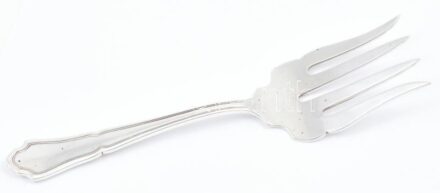Ezüst(Ag) szervírozó villa, jelzett, h: 22 cm, nettó: 114,1 g