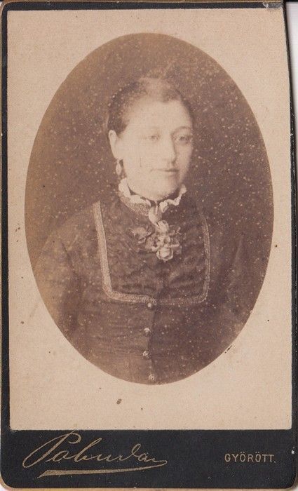 56-1059 Műtermi portréfotó Győri fényképésztől 12x8 cm