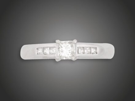 Gyűrű, 900 pt, 7 bril. cca. 0,50 ct, 6,5 g
