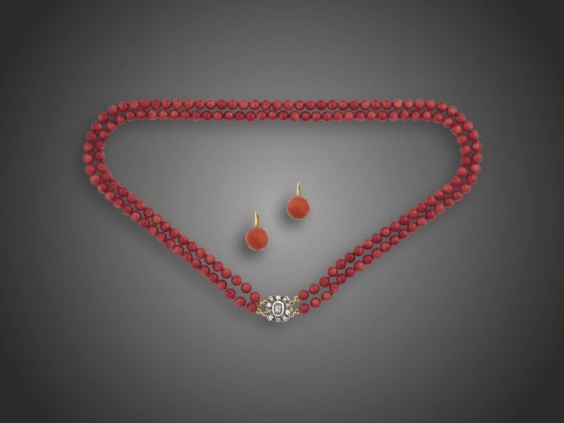 Nyakék, fülbevaló, 585 au, korall, 10 bril., 1 gyém. cca. 0,35 ct, br. 36,0 g
