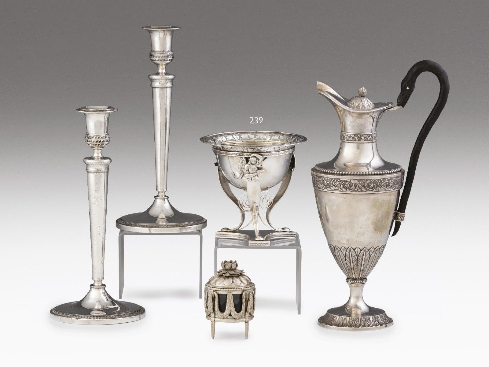 Trieszti empire csemegéstálka, ezüst 280 g.