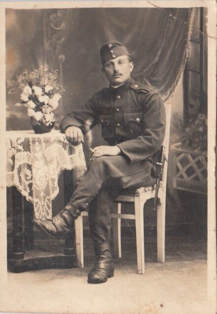 63-1173 cca 1941 Katonát ábrázoló fotó 8.5x5.5cm