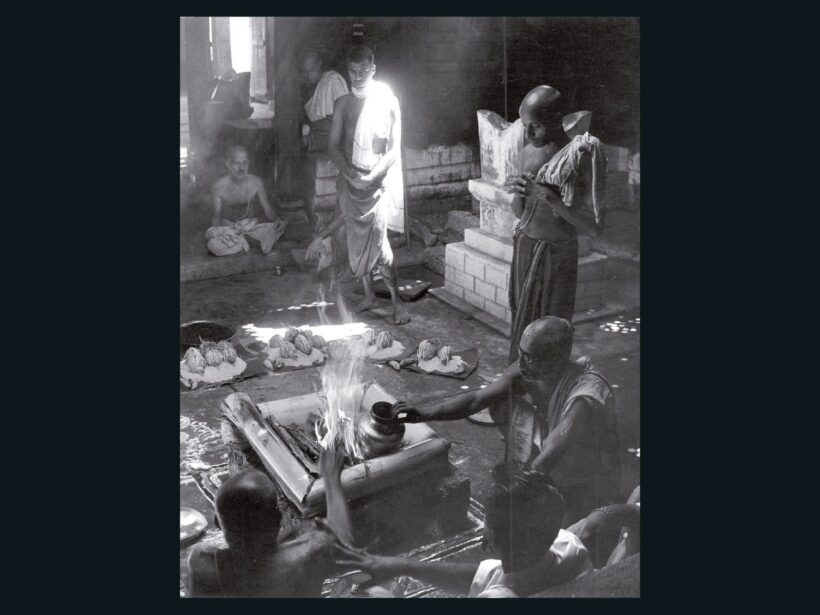 Almásy, Paul: Hindu istentisztelet 
