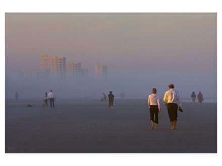 Gáti György: Alkonyati pára a tengerparton/ Sunset Mist on the Beach (2008/2017)  