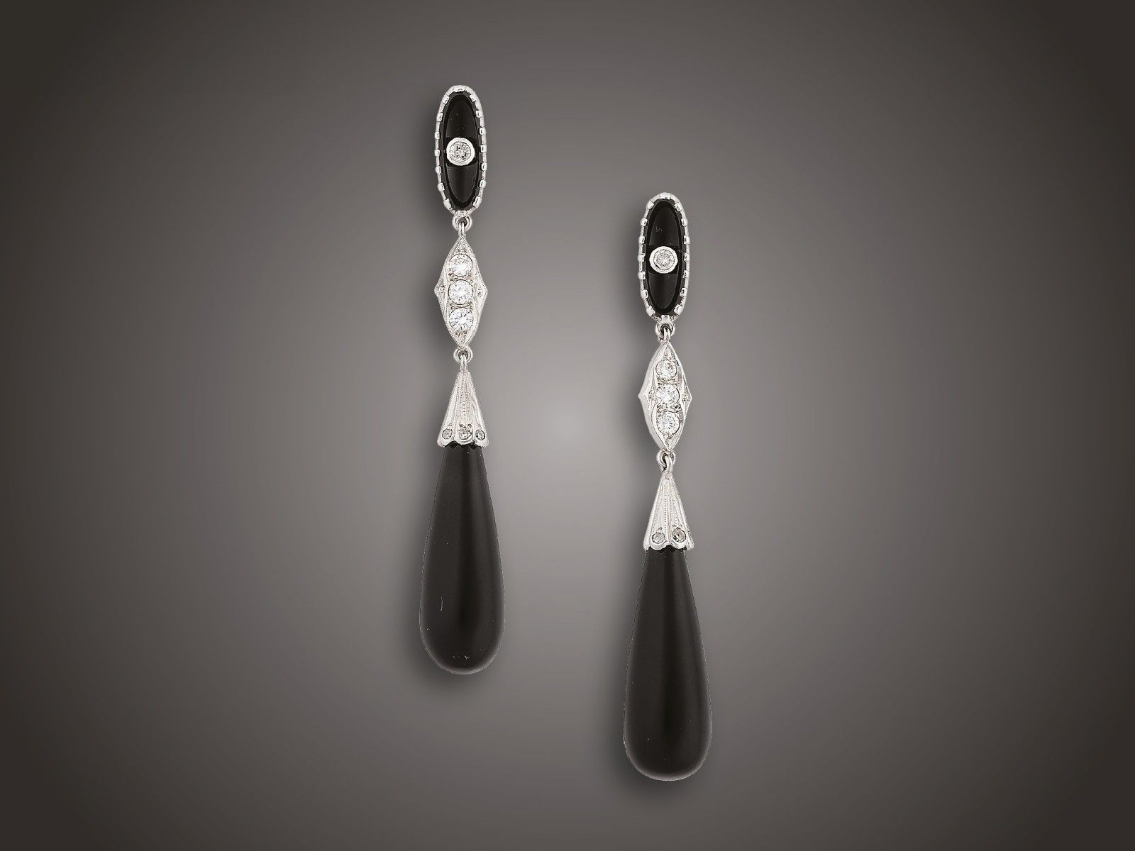 Fülbevaló, 585 au, ónix, 14 bril. cca. 0,60 ct, 12,6 g