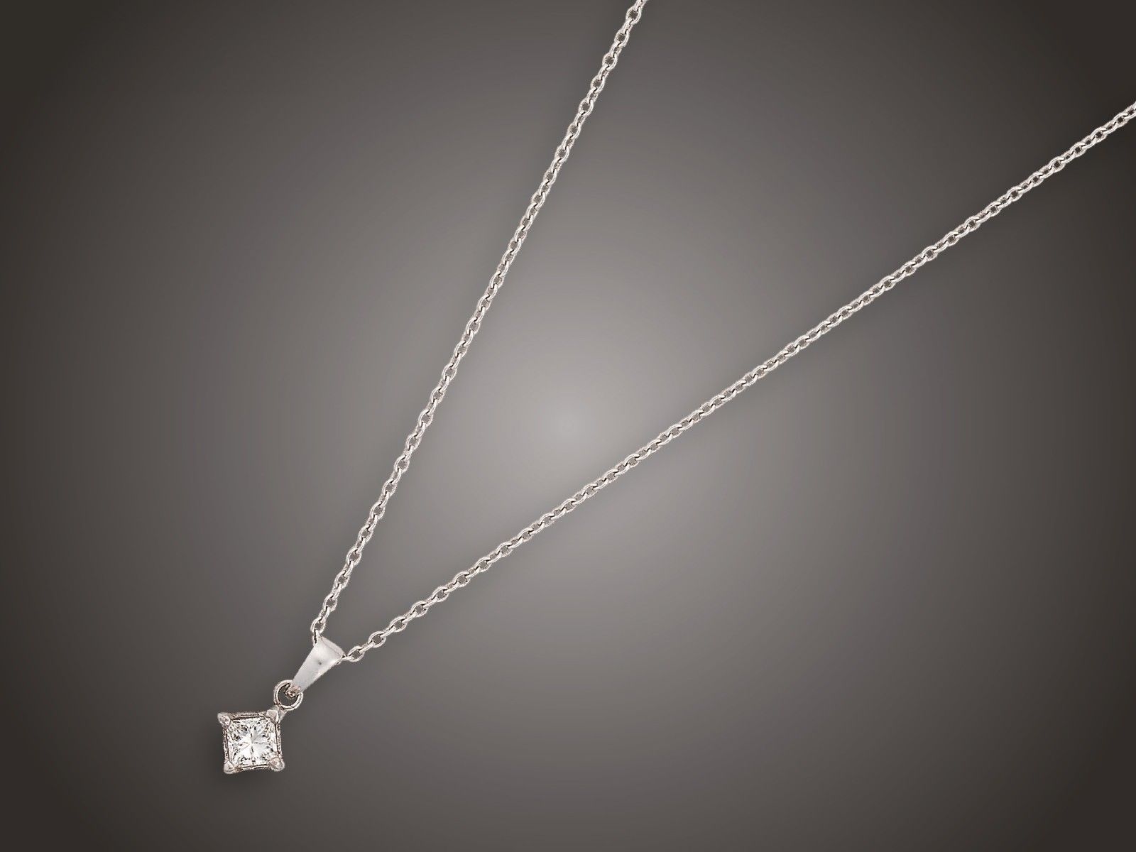 Lánc, függő, 750 au, 1 bril. cca. 0,50 ct, 4,5 g