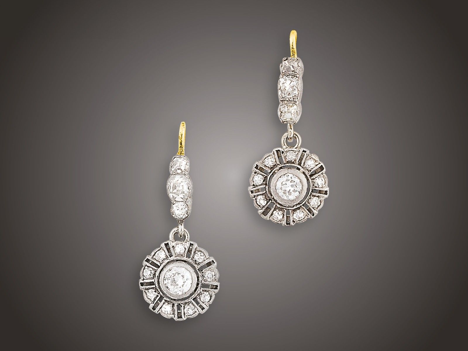 Fülbevaló, 585 au, ag, 26 bril. cca. 1,10 ct, 4,9 g