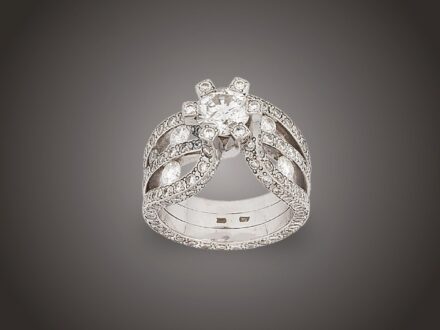 Gyűrű, 585 au, 183 bril. cca. 3,00 ct, 8,9 g
