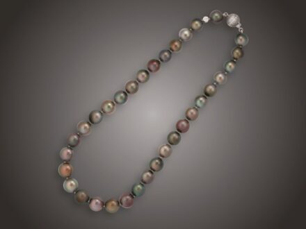 Gyöngysor, 585 au, 33 t. gyöngy, 8 bril. cca. 0,30 ct, br. 102,4 g