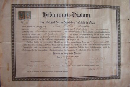 65-500 1925 Szülésznői diploma, 1 db 10.000 és 1 db 5.000 kr. okmánybélyeggel