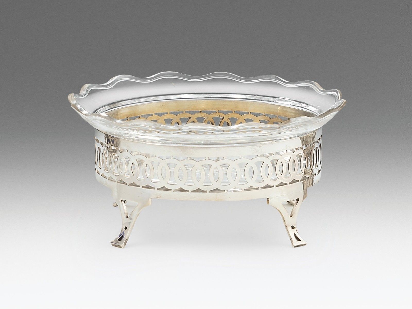 Bécsi jugendstil desszertkínáló, ezüst, 150 g.