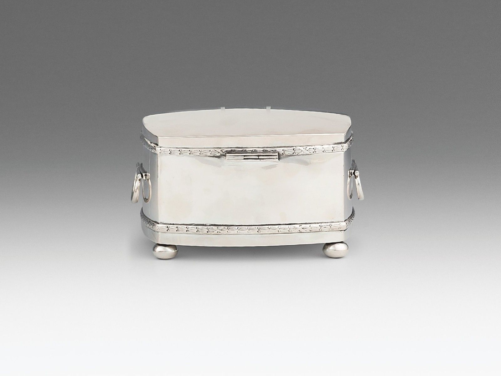 Jugendstil cukordoboz, ezüst, 481 g.