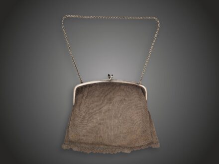 Színházi táska, ezüst, 149 g.