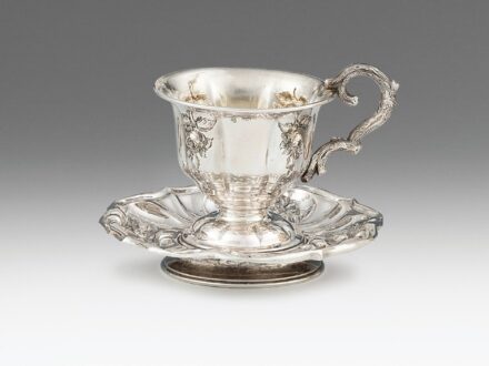 Bécsi biedermeier teáscsésze, ezüst, 213 g.