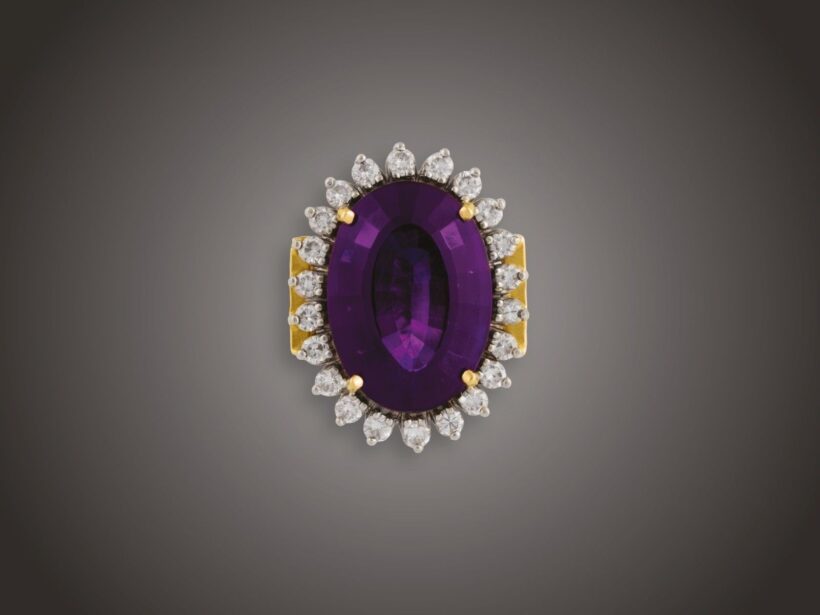 Gyűrű, 585 au, 1 ametiszt cca. 17,60 ct, 22 bril. cca. 1,32 ct, 20,7 g
