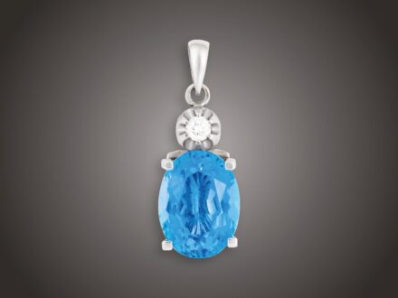 Függő, 585 au, 1 topáz cca. 12,70 ct, 1 bril. cca. 0,50 ct, 5,6 g