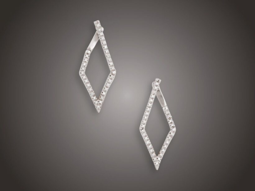 Fülbevaló, 750 au, 64 bril. cca. 0,50 ct, 7,5 g